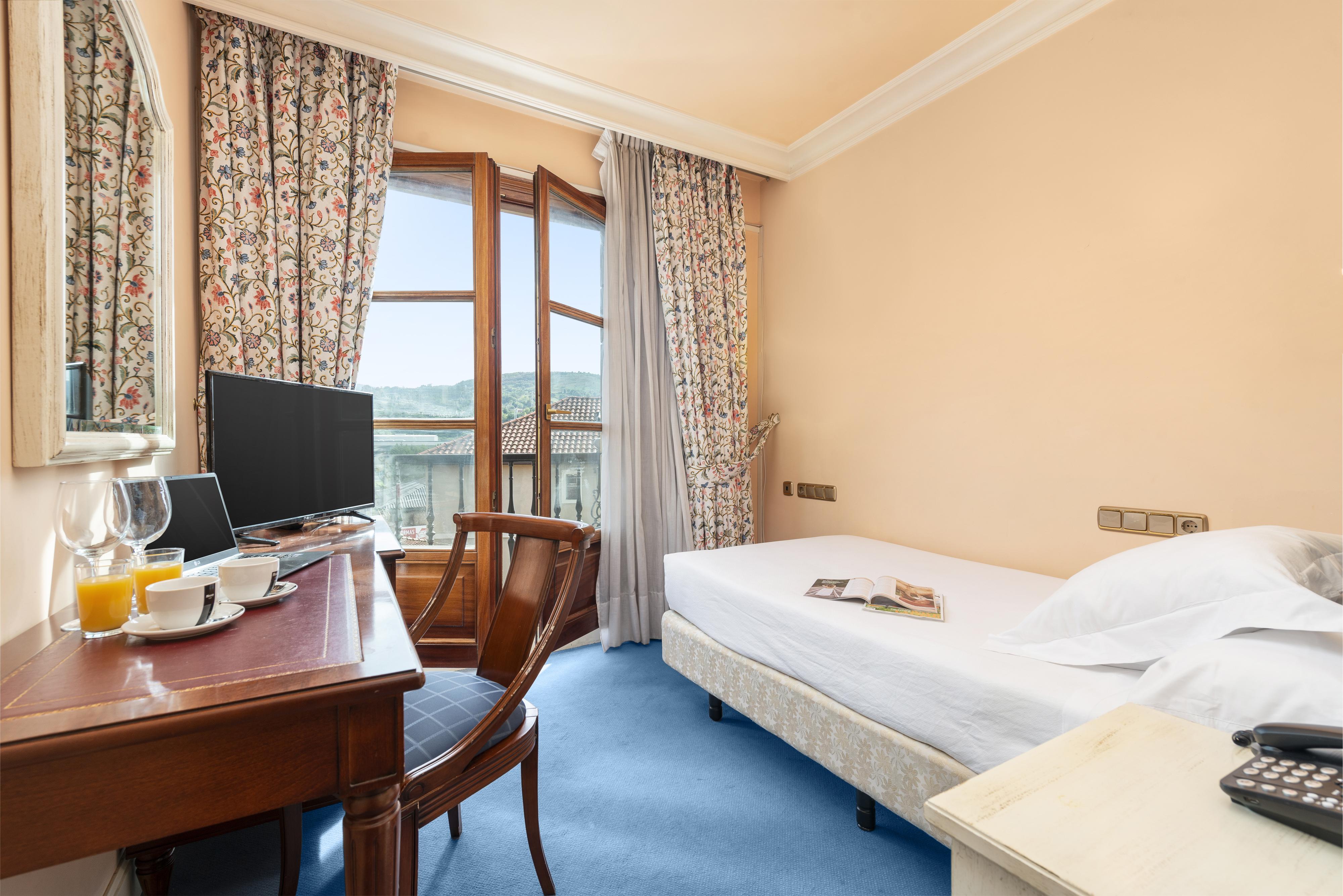 Tryp Bilbao Sondika Hotel Екстериор снимка