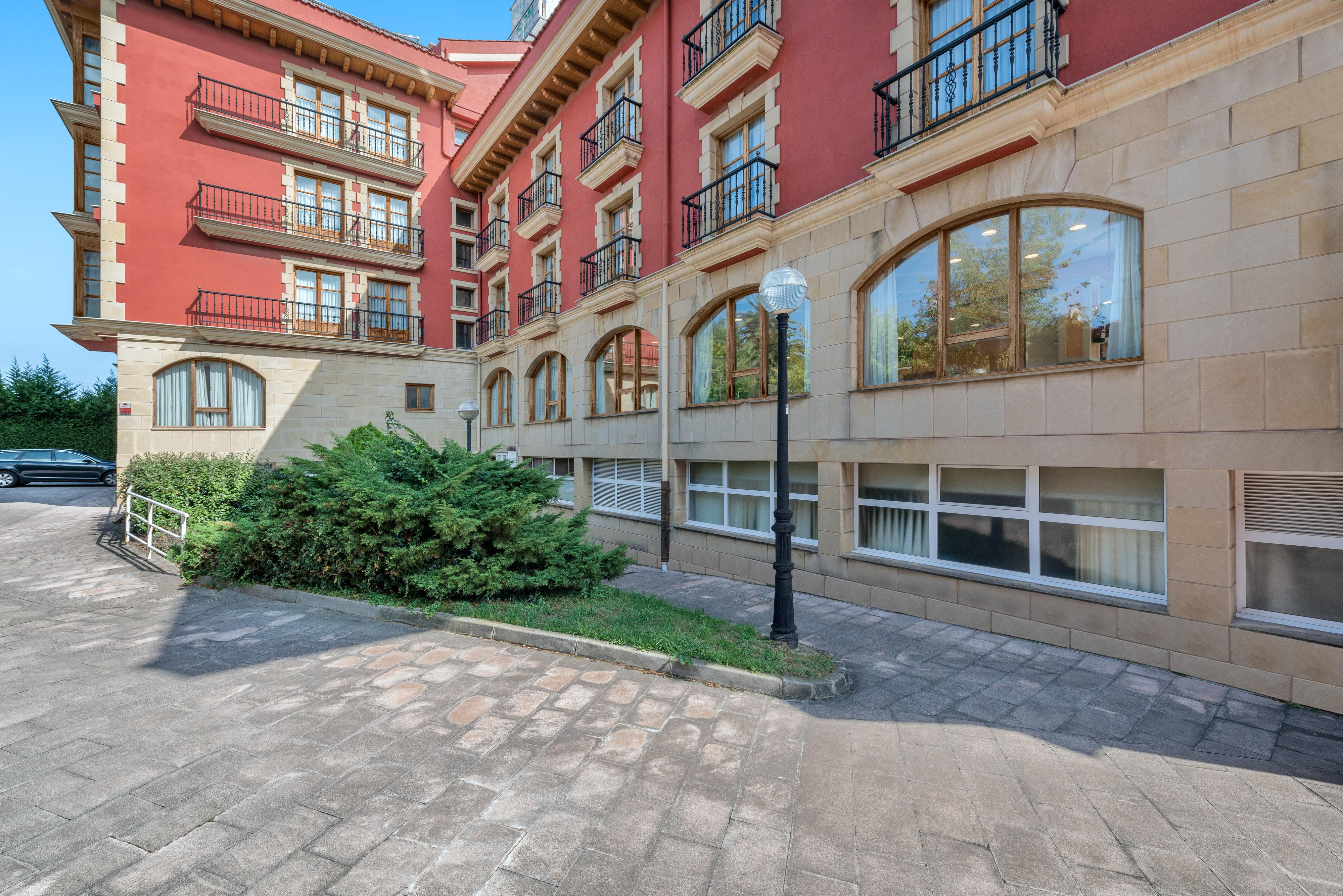 Tryp Bilbao Sondika Hotel Екстериор снимка