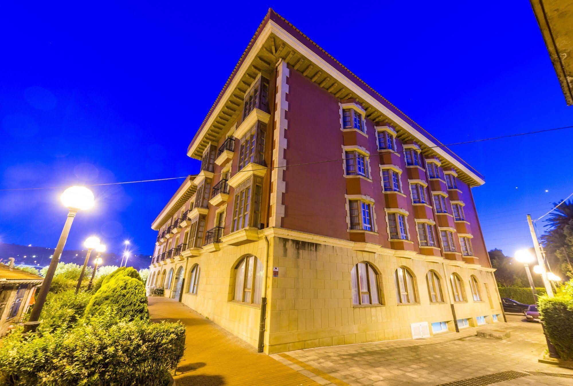 Tryp Bilbao Sondika Hotel Екстериор снимка
