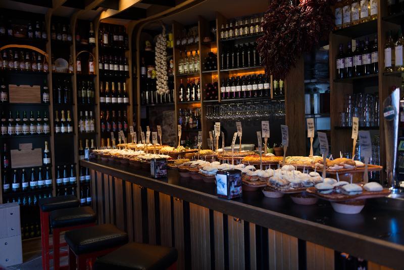 Tryp Bilbao Sondika Hotel Екстериор снимка