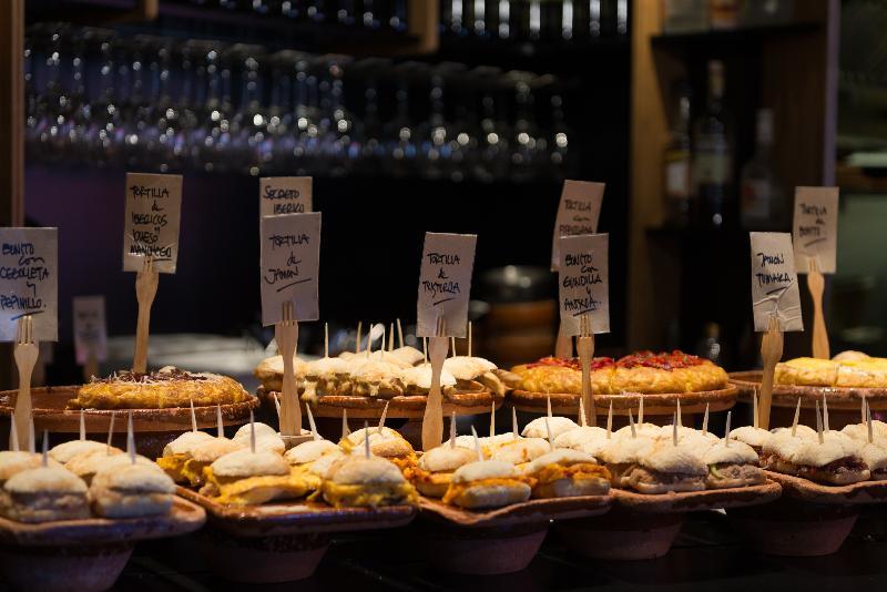 Tryp Bilbao Sondika Hotel Екстериор снимка