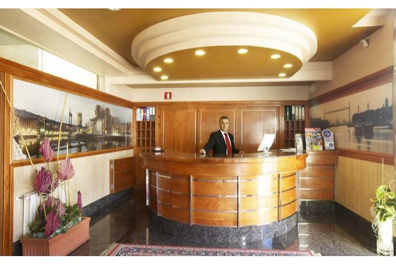Tryp Bilbao Sondika Hotel Екстериор снимка